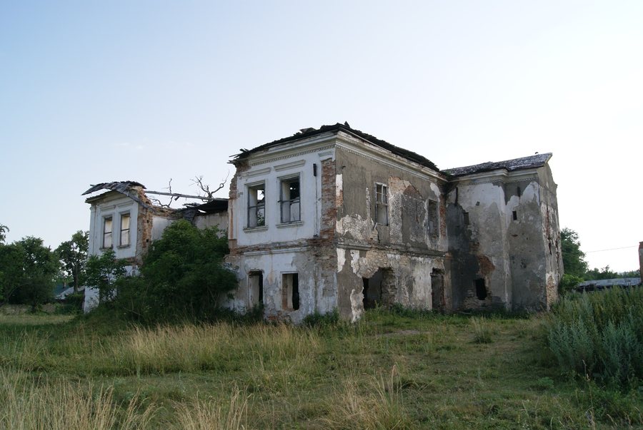 File:Casa Catargi sat Tupilaţi, judeţul Neamţ.JPG