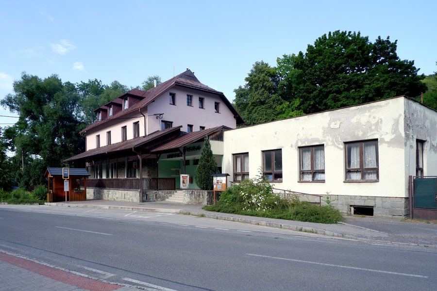 File:Hotel Řeka (Hoyer).jpg