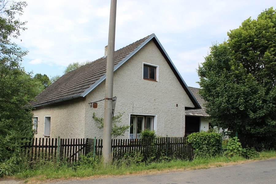 File:Strojetice, dům číslo 3.jpg