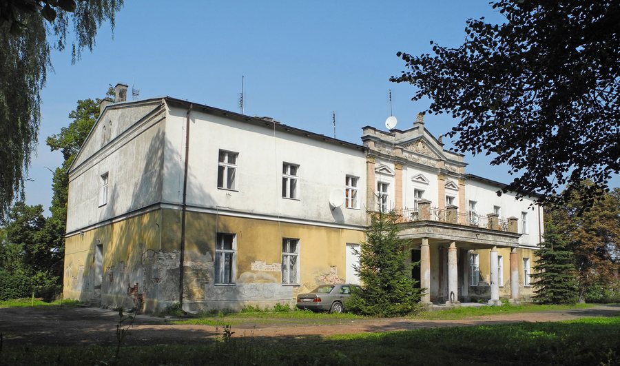 File:Palac-murowana-goslina.jpg