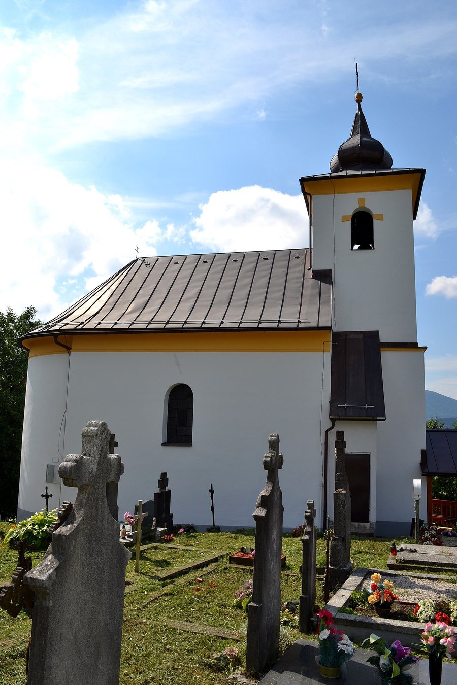 File:Horný Lieskov kostol 01.jpg