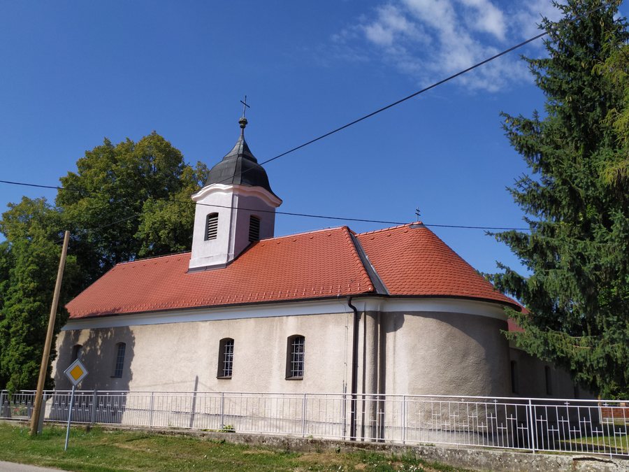File:Alekšince kostol 01.jpg