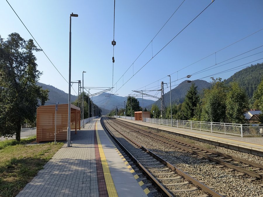 File:Stankovany, Slovakia - small railway stops - 2024.jpg