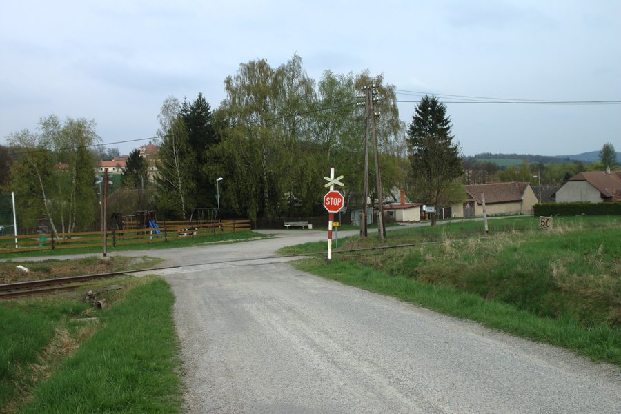 File:Postupice, Lísek, železniční přejezd.jpg