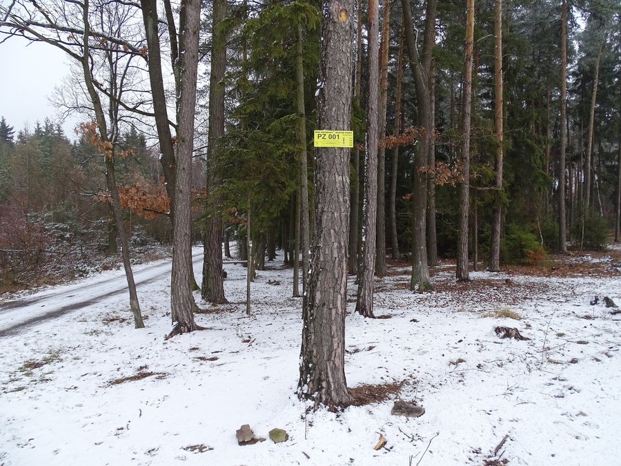 File:Mníšek pod Brdy, Hřebeny, bod záchrany PZ 001.jpg