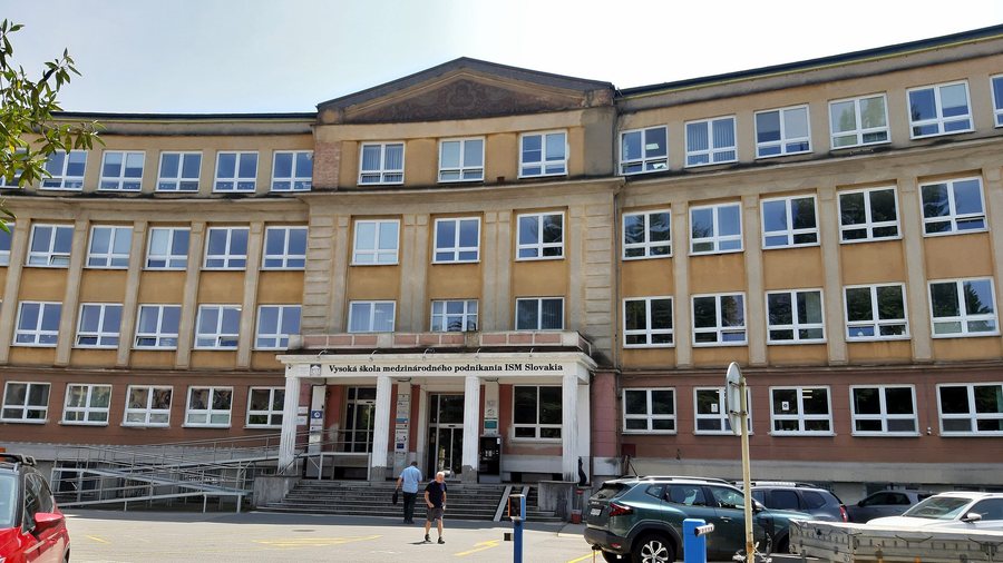 File:Vysoká škola medzinárodného podnikania ISM Slovakia Prešov 25 Slovakia 1.jpg
