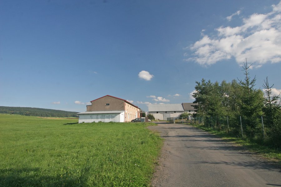 File:Starý Dvůr farma.JPG
