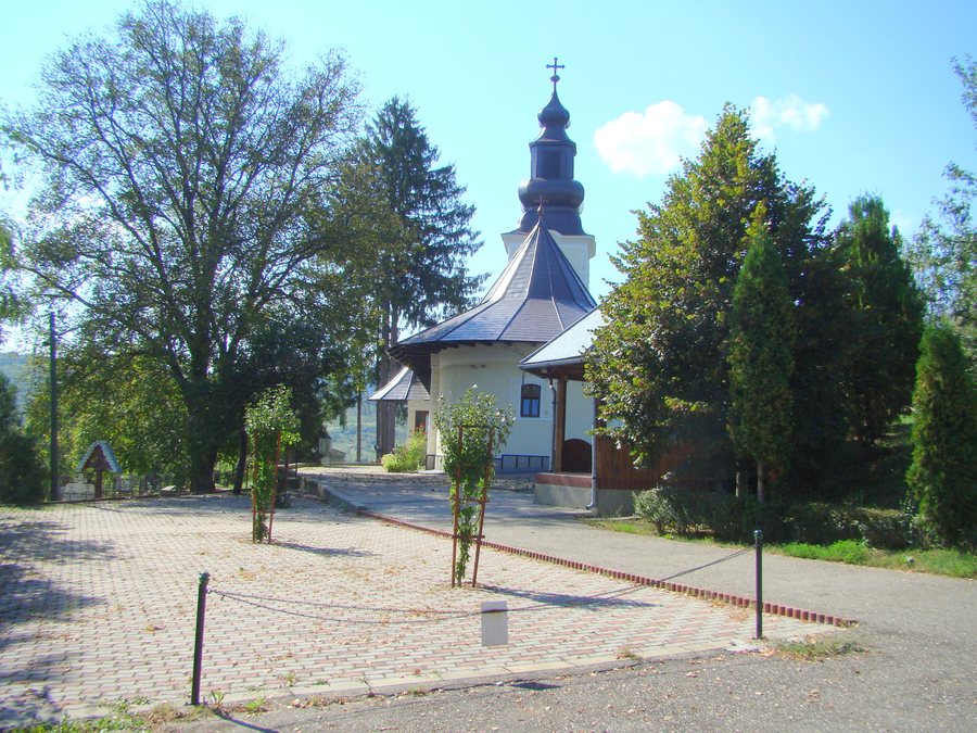 File:RO BN Biserica Sfintii Arhangheli din Ciceu Giurgesti (14).jpg