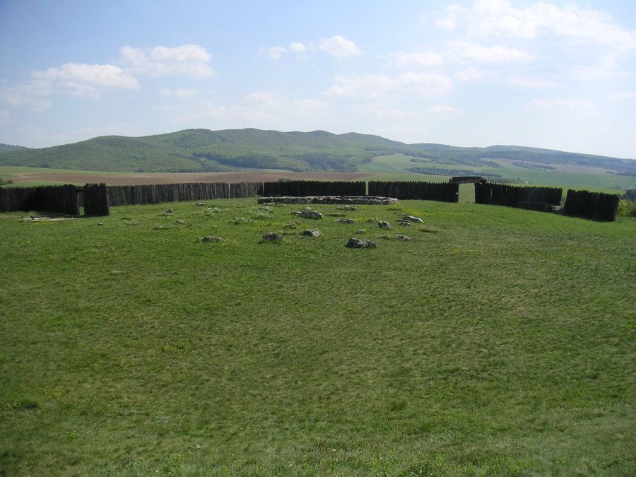 File:Ducove hradisko 1.JPG