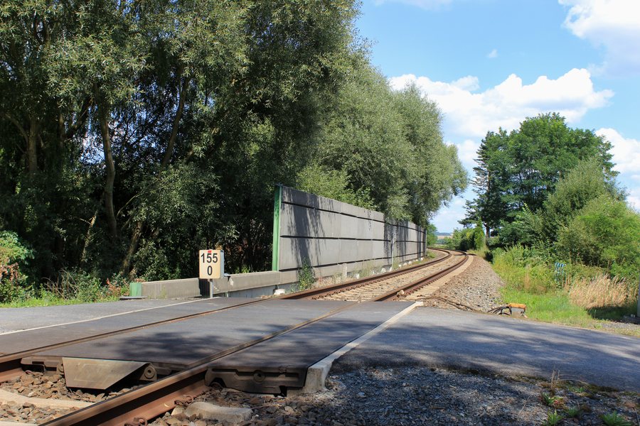 File:Blížejov, Chotiměř, railway line 180.jpg