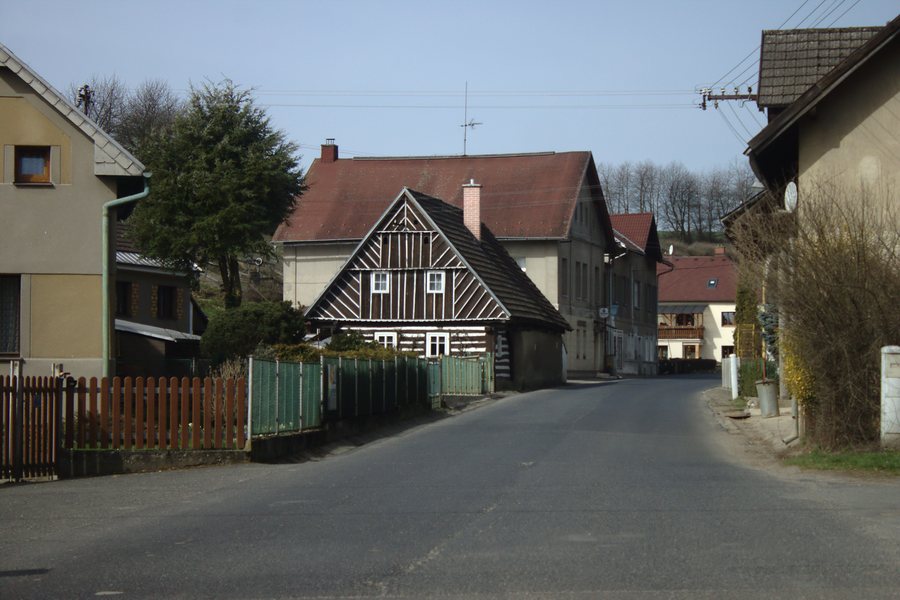 File:Svijanský Újezd, roubenka.jpg