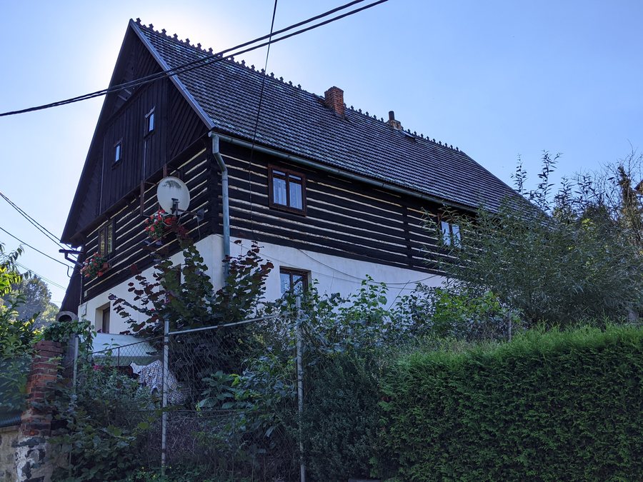 File:Malá Veleň - čp. 23 (2).jpg
