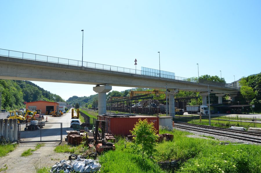 File:Nadvoz Overpass Lipa Štore 2.jpg