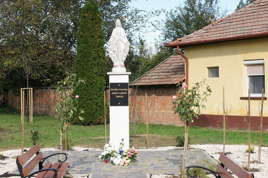 File:Szűz Mária-szobor Gádoroson.jpg
