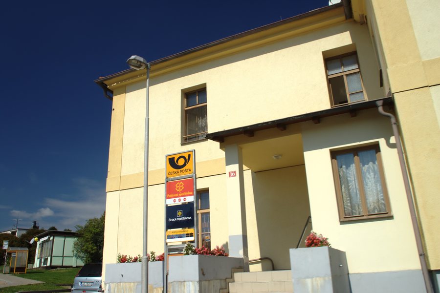 File:Netvořice, pošta.jpg