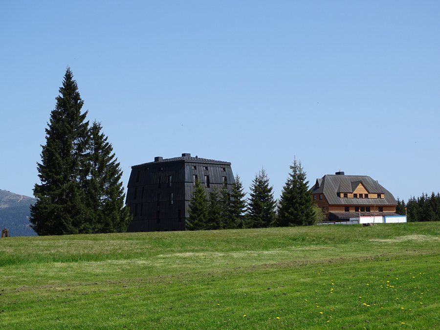 File:Pec pod Sněžkou čp. 217, Lidická bouda (01).jpg