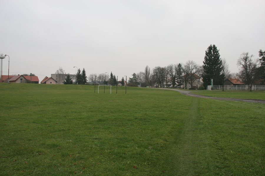 File:Budčeves náves.JPG