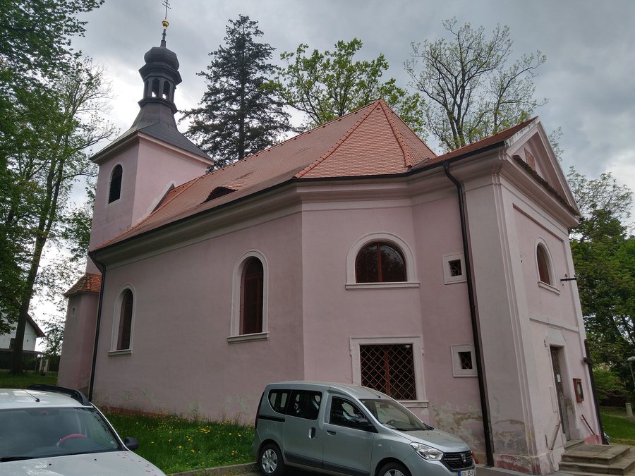 File:Libníč - kostel sv. Trojice.jpg
