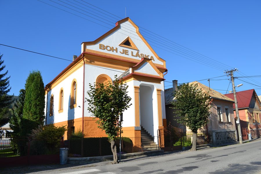File:Klenovec - Baptistický kostol.jpg