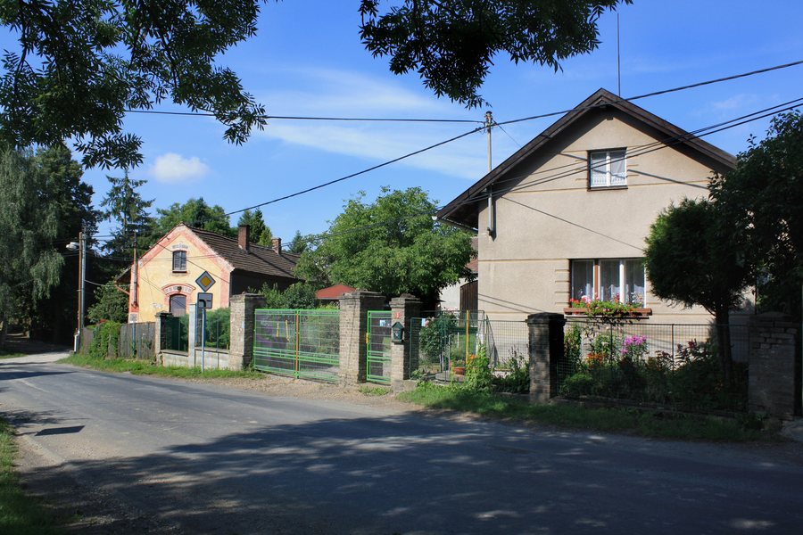 File:Lochovice, Netolice, road to Lochovice.jpg