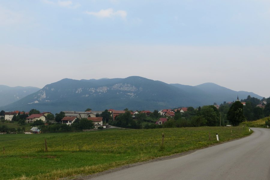 File:Smihel pod Nanosom Slovenia 1.jpg