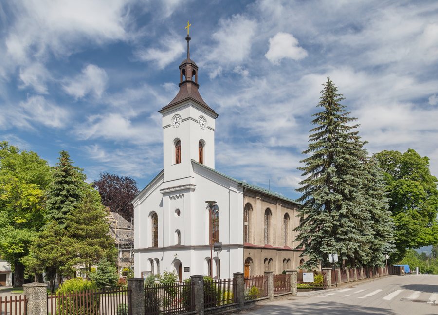 File:2018 Powiat cieszyński, Goleszów, Kościół ewangelicki 01.jpg