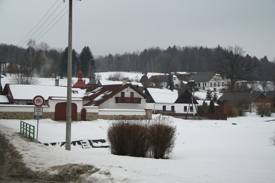 File:Center of Ježená, Jihlava District.jpg