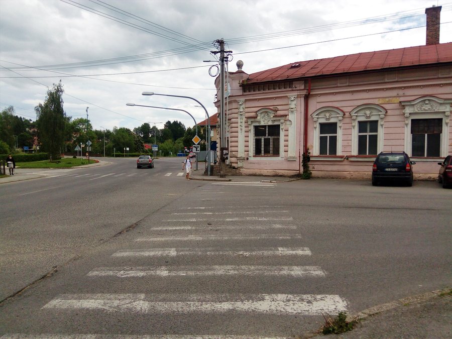 File:Trstená, Bernolákova - Jána Hertela.jpg