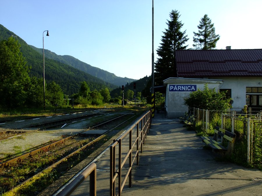File:Párnica train station, Slovakia 01.jpg