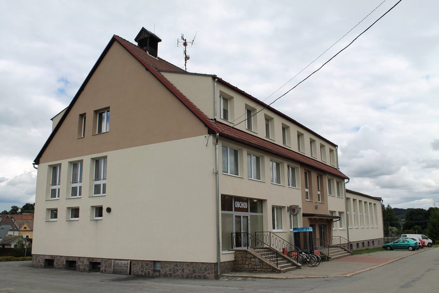 File:Sedlejov, kulturní dům (2017-07-26; 01).jpg