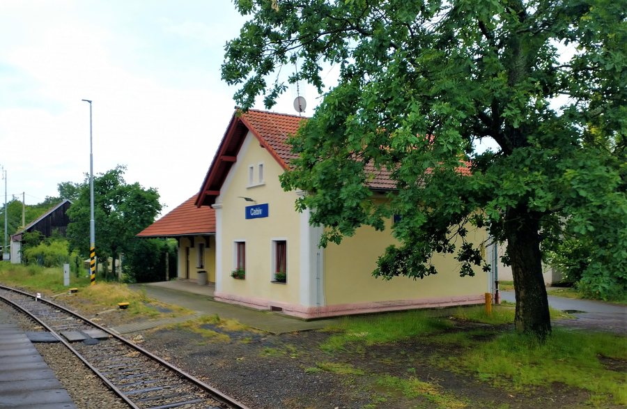File:Cebiv train stop (1).jpg