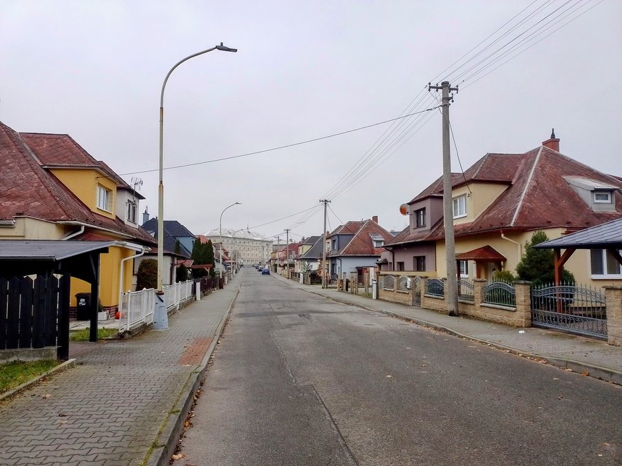 File:Hlučín, Pekařská ulice.jpg