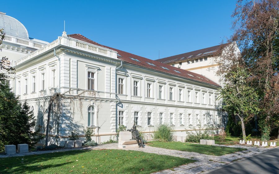 File:Justice Palace in Arad (2).jpg