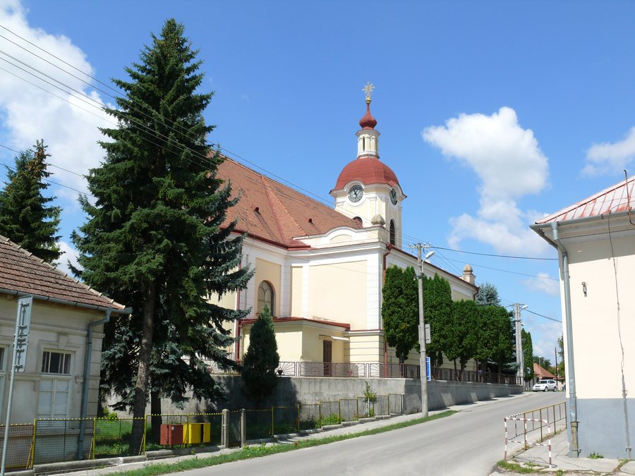 File:Church of the Assumption of the Virgin Mary, Chynorany, Slovakia 01.jpg