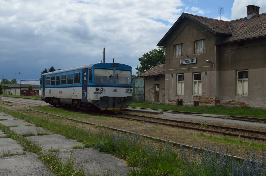 File:24.06.15 Lužec nad Vltavou 809.495 (18856388693).jpg