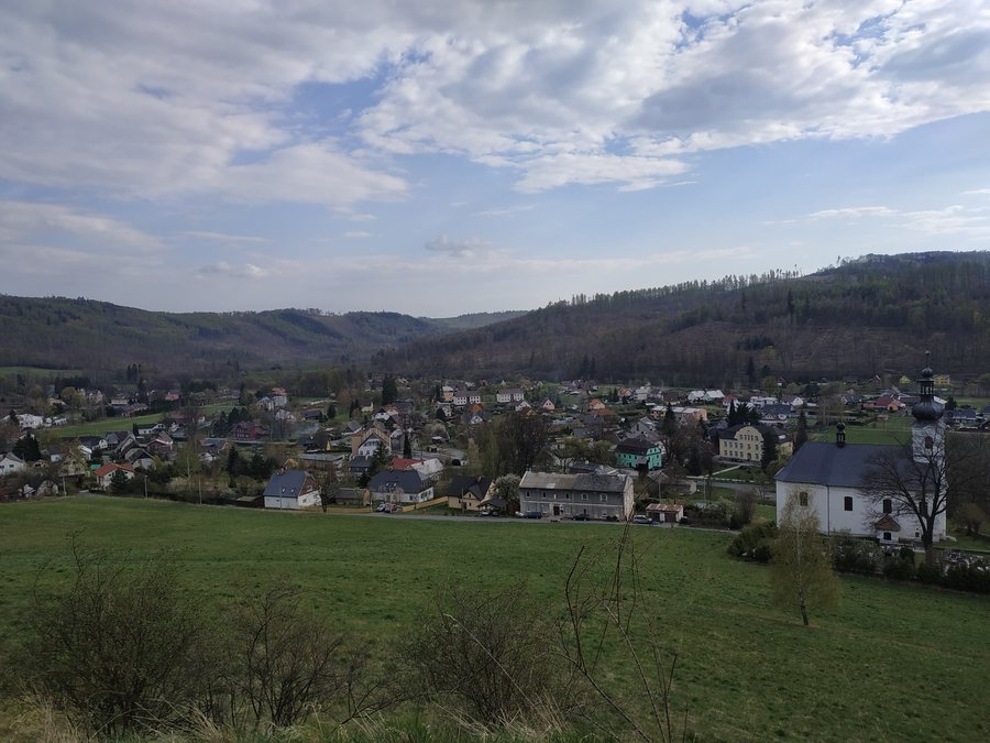 File:Pohled na Karlovice.jpg