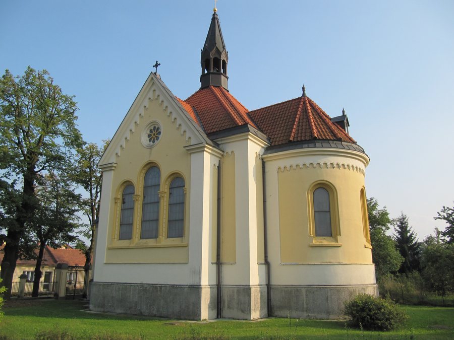 File:Olomouc-Topolany, kaple.jpg