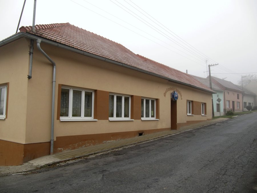 File:Sulimov, hospoda.jpg