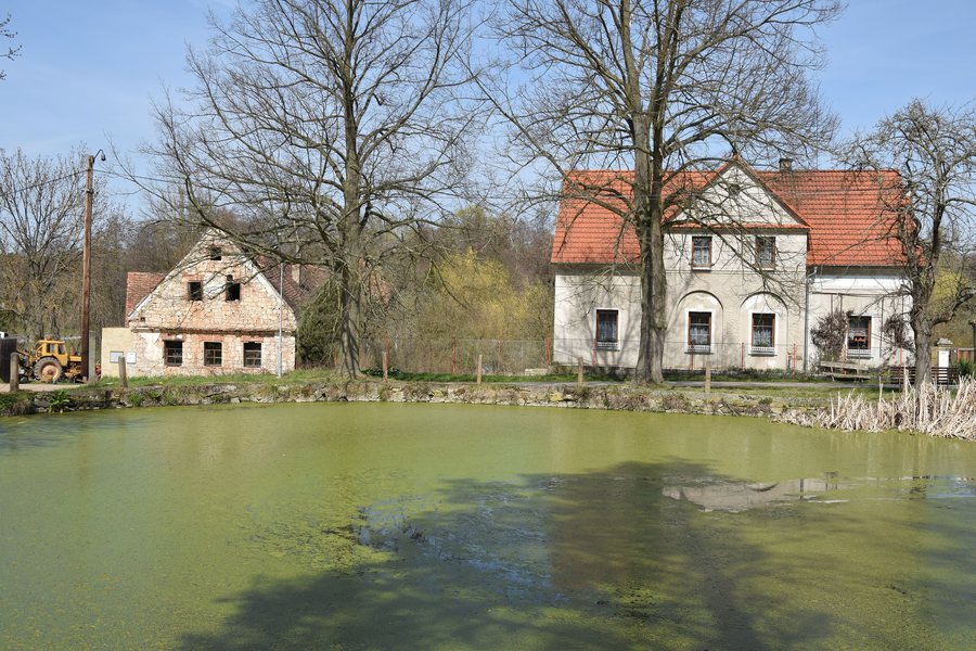 File:Svojetín 2025-04-12 Nádrž.jpg