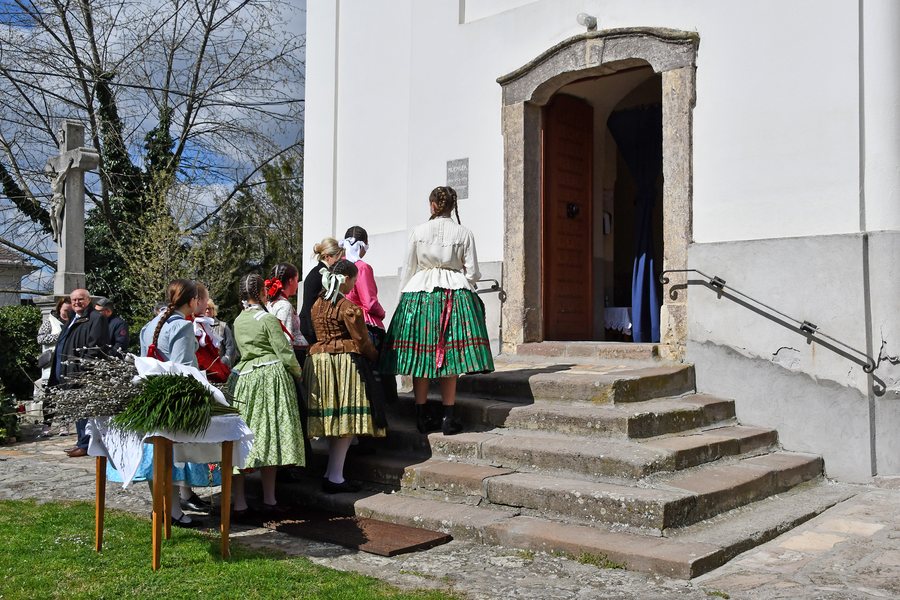 File:Ecséd, római katolikus templom 2024 03.jpg