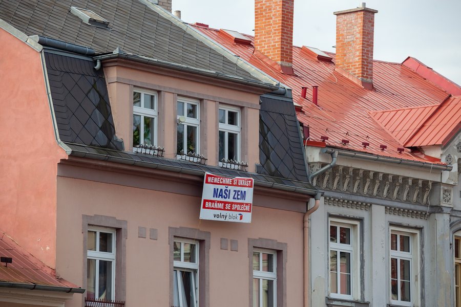 File:Benešov nad Ploučnicí, Náměstí míru čp. 14 (Volný blok) 2021c.jpg