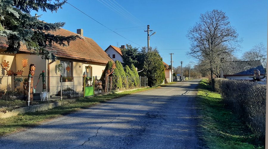 File:Slabce, Svinařov, east part.jpg