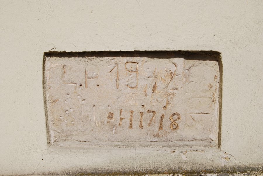 File:Kostel sv. Václava, Brozánky (Řehlovice), datace.jpg