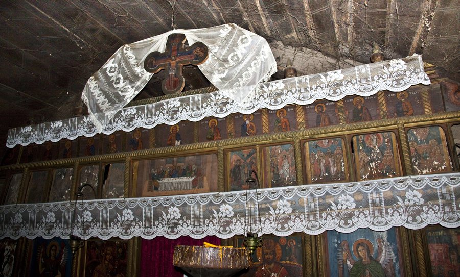 File:Stefanesti Scoala VL.bislemn.tâmpla.jpg