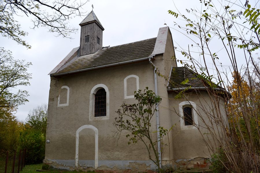 File:Ondrejovce kostolík 04.jpg