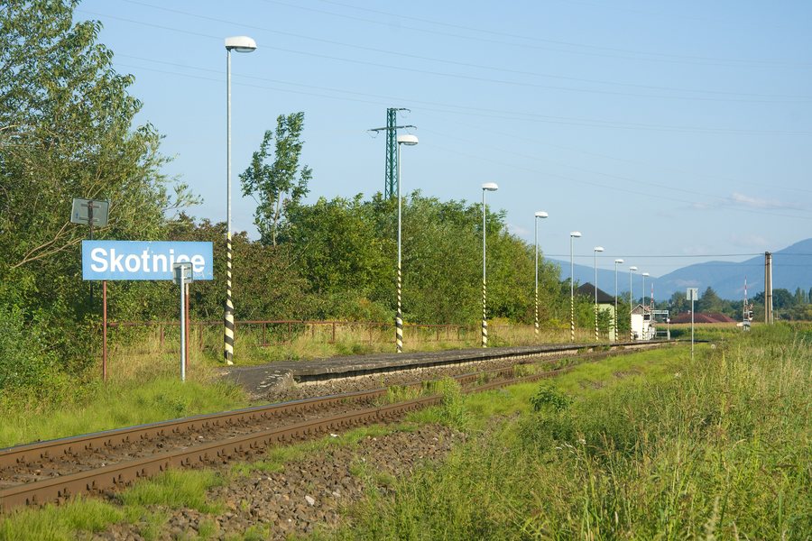File:Skotnice zastávka.jpg