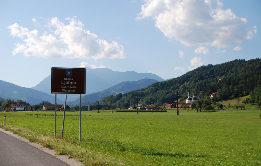 File:Ljubno ob Savinji - tabla.jpg