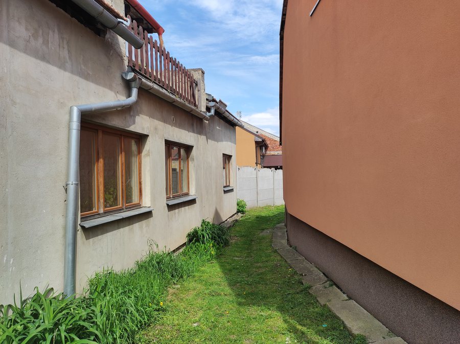 File:Kvasice, Boční.jpg