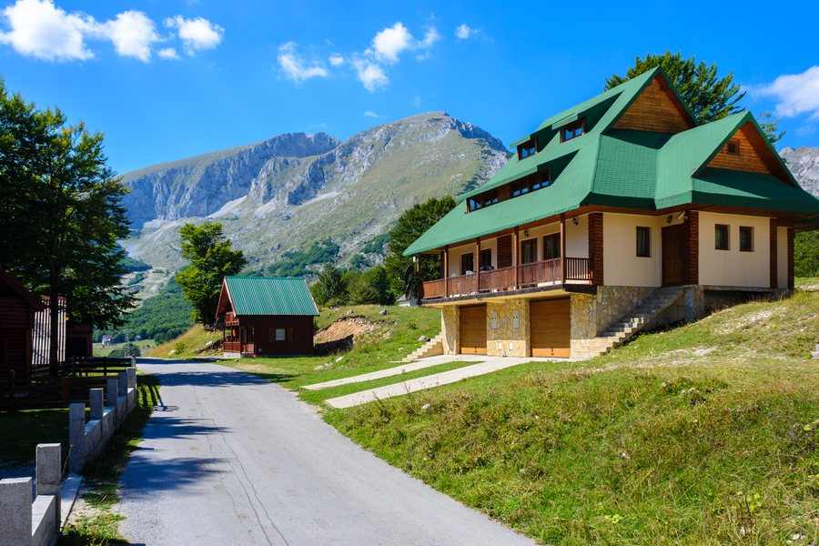 File:Zabljak (26334145194).jpg