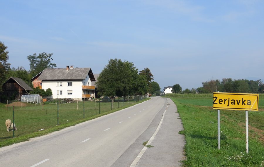 File:Zerjavka Slovenia.JPG
